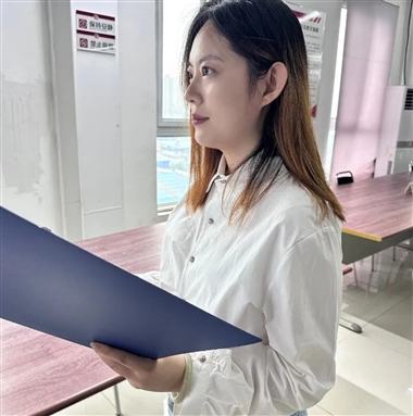 图书馆管理会举行第六届换届大会