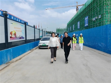 济阳区委领导王菲一行调研学校济北主校区建设推进情况