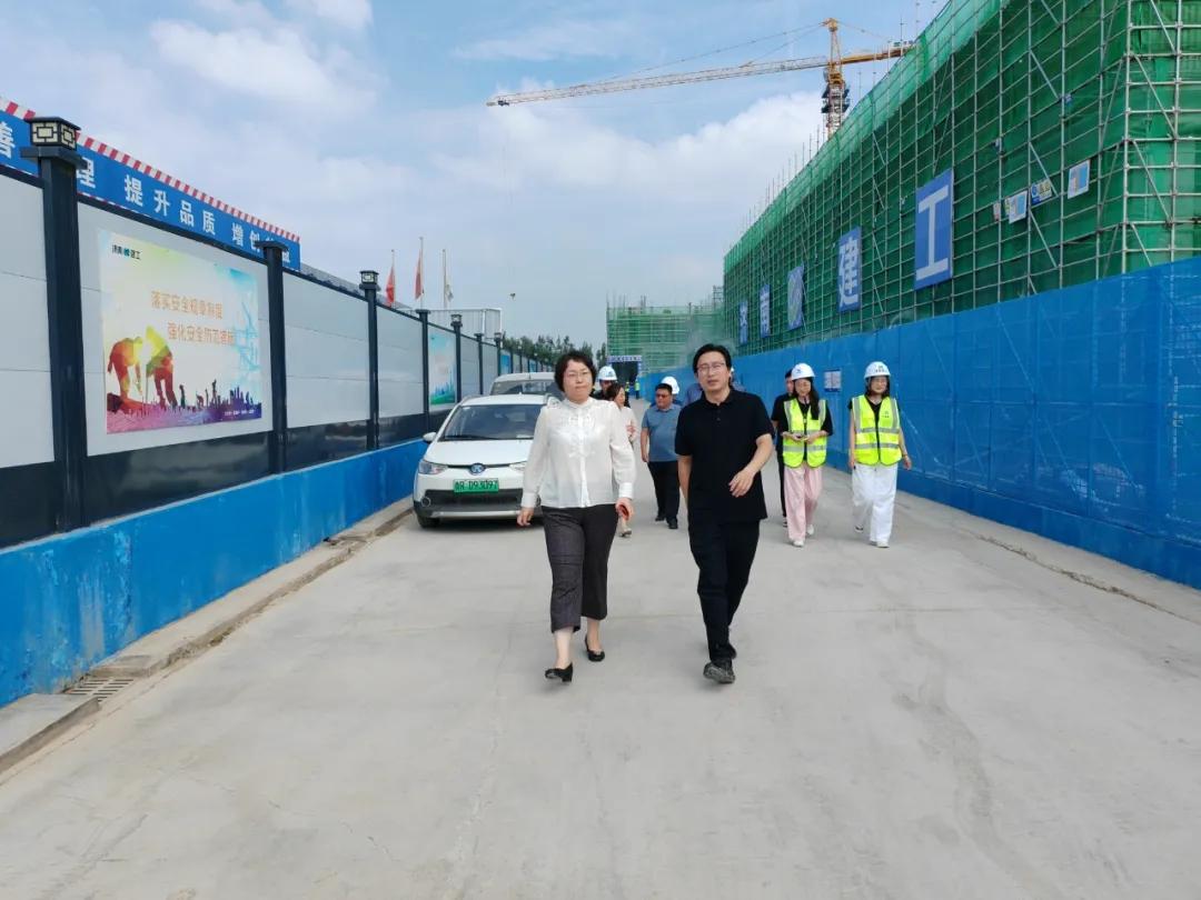 济阳区委领导王菲一行调研山东艺术设计职业学院济北主校区建设推进情况