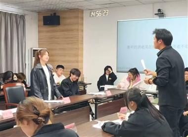 学校2025年校园辩论赛圆满落幕