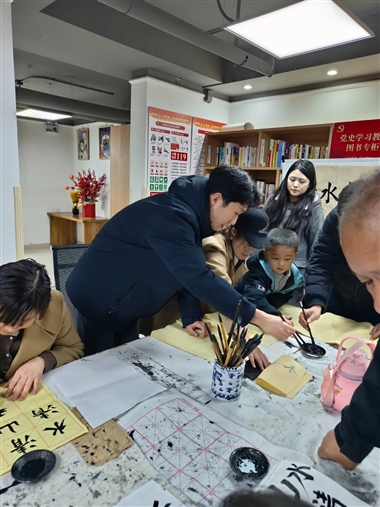 美术学院赴城郡社区开启校社协同育人新实践